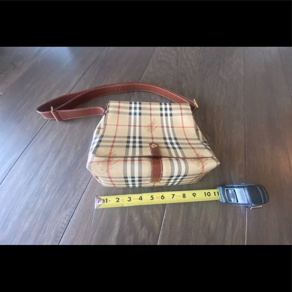 AUTHENTIC BURBERRY HAYMARKET PRINT SHOULDER HANDBAG - Picture 4 of 16